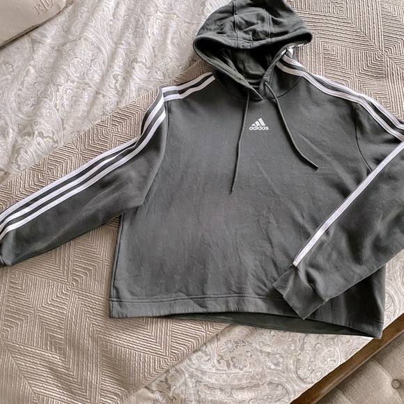 Adidas crop sweatshirt - Picture 2 of 5